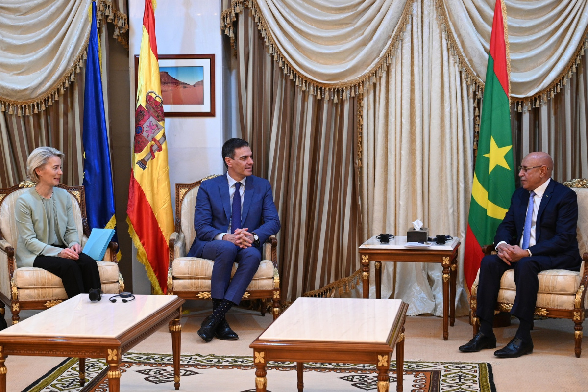 La UE dará 210 millones a Mauritania para gestionar flujos migratorios, ayuda humanitaria y generación de empleo Ursula von der Leyen, y el presidente del Gobierno, Pedro Sánchez, en otra visita a Mauritania.