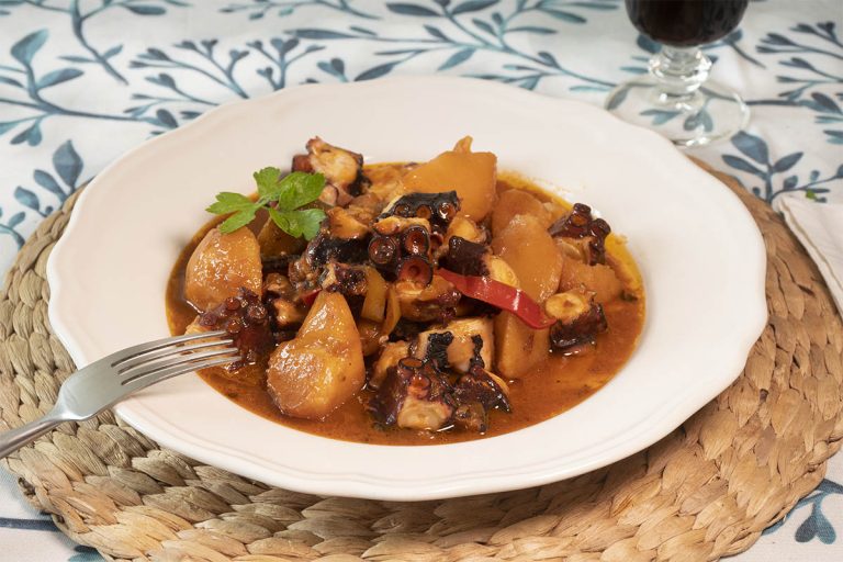 Pulpo a la Mugardesa: Una receta para triunfar en la cena