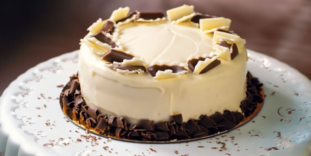 Triunfa con esta tarta de chocolate blanco: receta casera de un postre rompedor 1 Moncloa tarta de choco blanco Moncloa