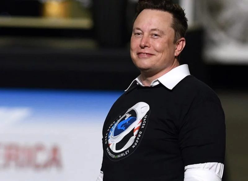 ELON MUSK COMPARA A LA IA CON LA CRIANZA DE UN NIÑO