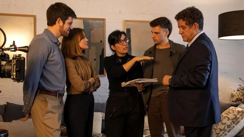 ¿Listo para cuestionarte todo? La miniserie de Movistar+ con Miguel Bernardeau que te dejará pensando 2 Moncloa El desafío que representó "Querer" para Miguel Bernardeau