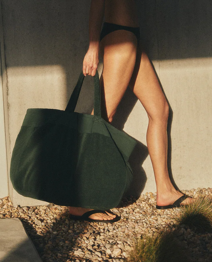 Las 5 prendas y complementos de Zara Home que necesitarás este verano. ¡Seguro que te encantan! 5 Moncloa 7583019500 2 7 2 Moncloa