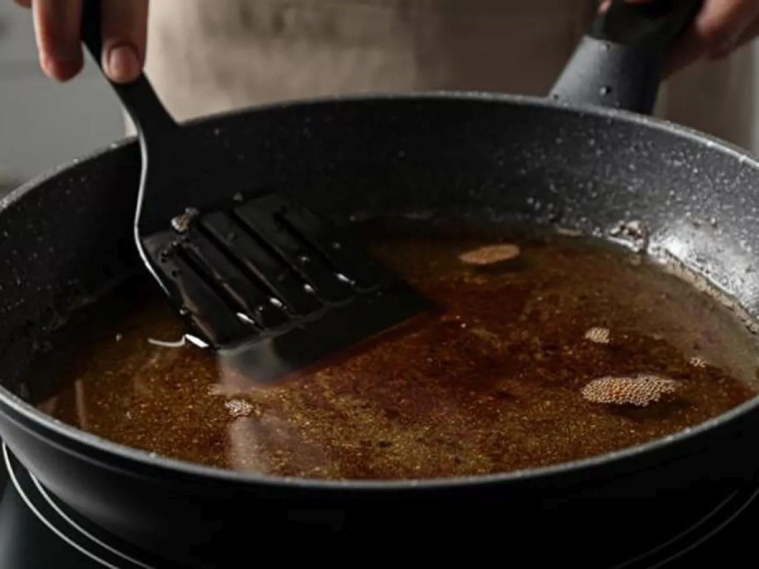 El riesgo oculto para tu cerebro al reusar el aceite de freír 1 Moncloa Consecuencias de reusar el aceite