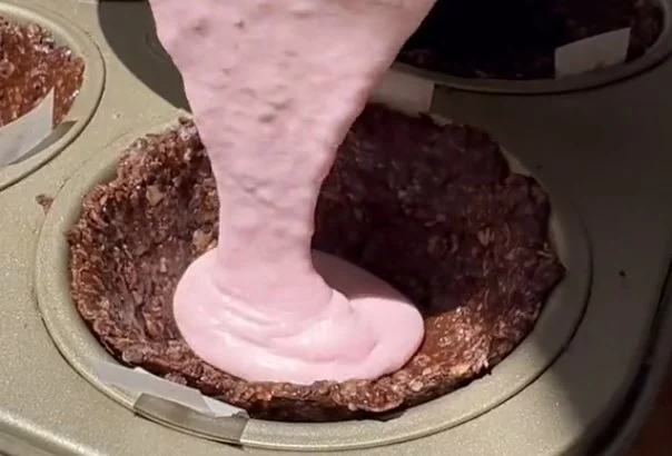 Cómo hacer unas tartaletas de avena y frutilla sin horno y en minutos 1 Moncloa Cómo preparar estas tartaletas de avena y frutilla