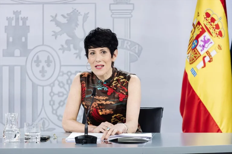 Una pintada nazi marca la llegada de los primeros menores migrantes a Asturias
