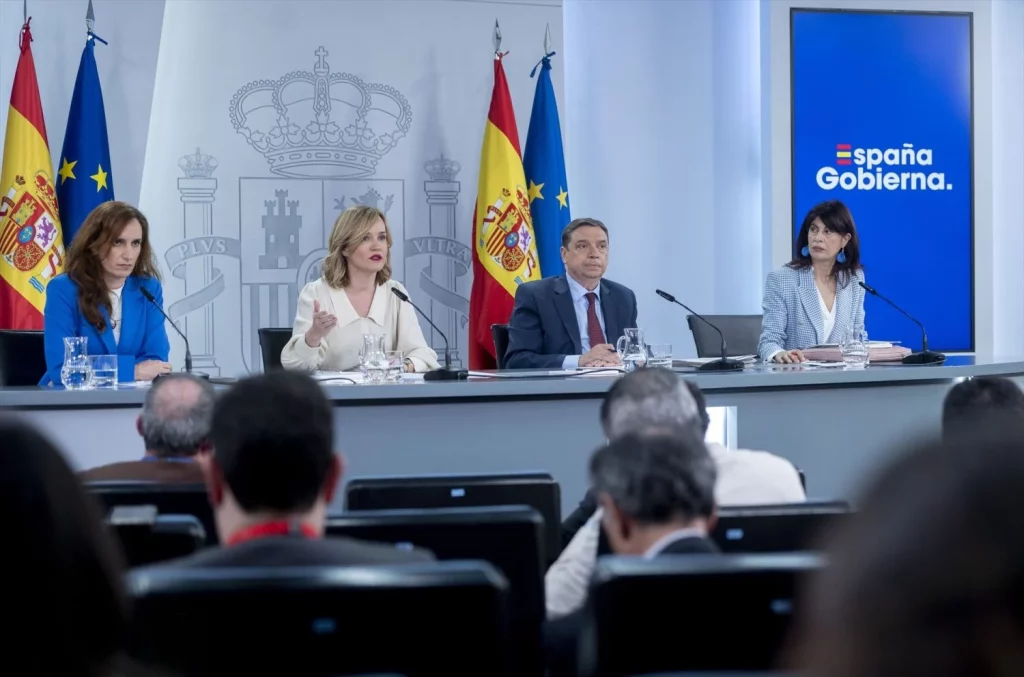 Mónica García, la lía con sus declaraciones sobre la inversión en defensa 3 Moncloa Mónica García, la lía con sus declaraciones sobre la inversión en defensa | Foto: Europa Press