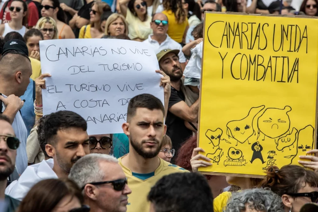 Al margen de la ecotasa, Canarias exige un  nuevo modelo turístico por el hartazgo que tienen sus vecinos.