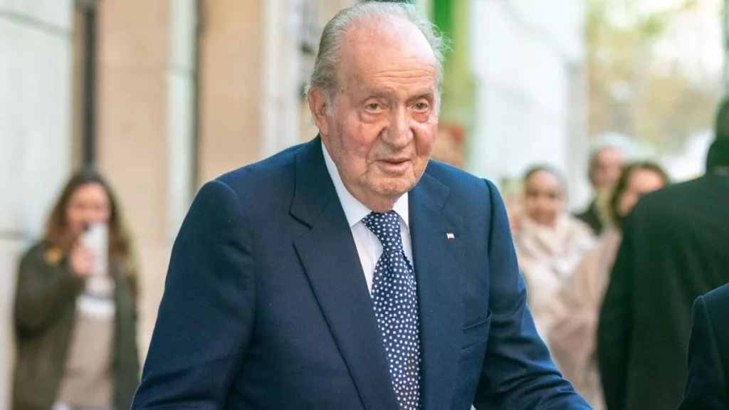 El cumpleaños de la infanta Sofía asoma: Así sería la "movida" que tiene las cosas tensas entre Juan Carlos I y la princesa 2 Moncloa TDRyPkO4 rey juan carlos obsesionado muerte entierro Moncloa