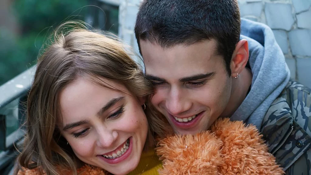 Clara Galle y Julio Peña revelan cuál iba a ser el final perfecto de "A través de tu mirada": te sorprenderá 1 Moncloa Los productores y un rotundo no a un final trágico