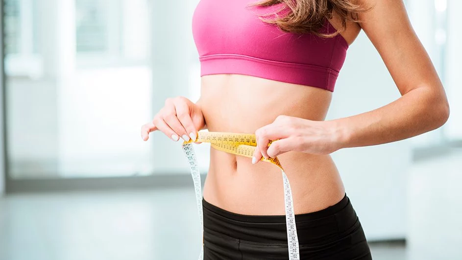 Adiós barriga cervecera: 3 ejercicios fáciles para hacer en casa y lucir un abdomen plano 1 Moncloa Otros consejos para reducir la barriga