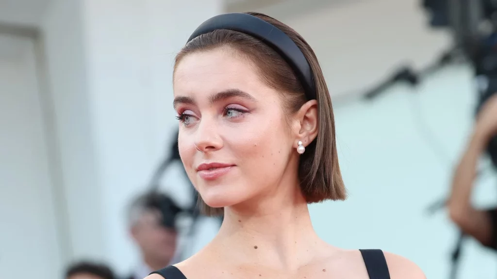 El accidente de Clara Galle que casi la deja afuera de "A través de mi ventana" 1 Moncloa El cabello, una característica clave para Clara Galle