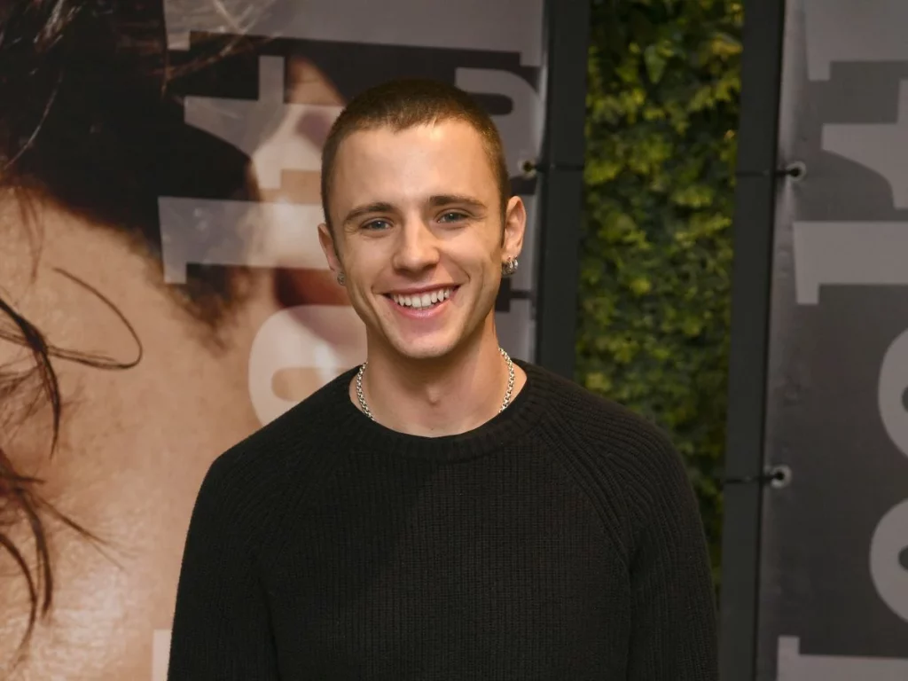 La bomba del romance entre una cantante argentina e Iván Pellicer 1 Moncloa Iván Pellicer contra los cuestionamientos por su forma de vestir