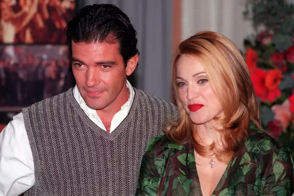 Quién fue la famosa cantante que rechazó a Antonio Banderas por estar casado 1 Moncloa Madonna grabó cada momento que intentó conquistar a Antonio Banderas