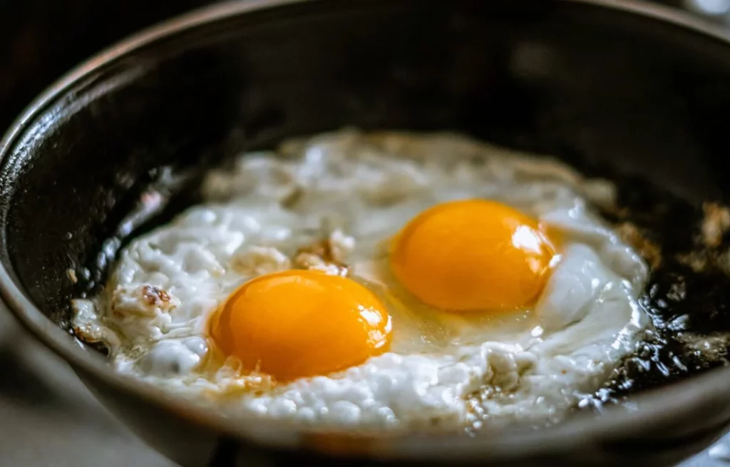 La OCU desvela la realidad sobre los huevos que están de moda 3 Moncloa Has cocinado mal los huevos toda tu vida y está perjudicando tu salud: Cómo prepararlos