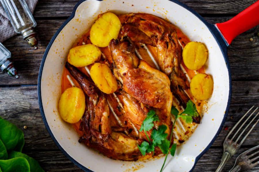 El hack de abuela para un pollo épico que se volvió viral 1 Moncloa El secreto de la abuela para un pollo épico