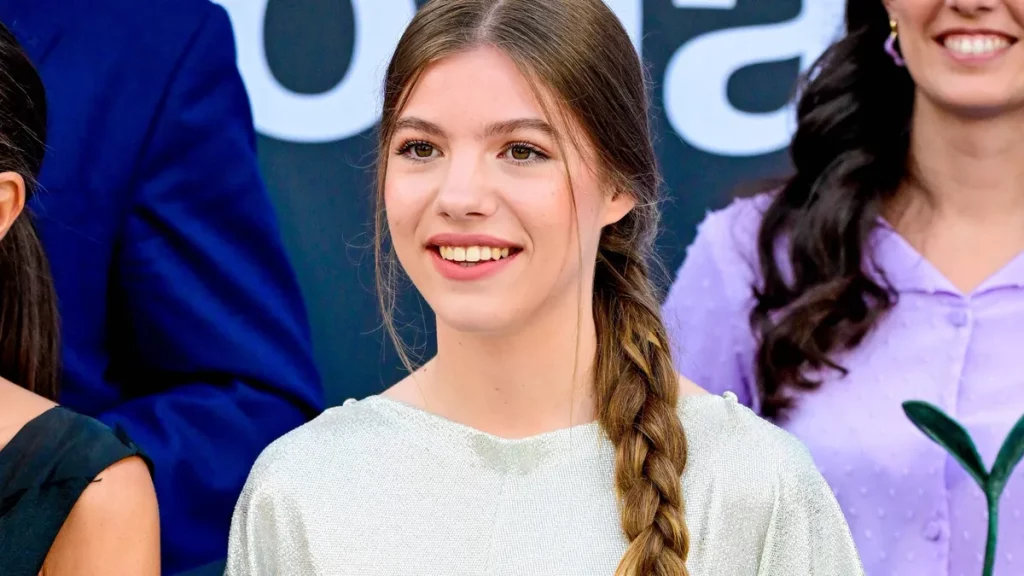 El cumpleaños de la infanta Sofía asoma: Así sería la "movida" que tiene las cosas tensas entre Juan Carlos I y la princesa 1 Moncloa la infanta sofia 866b 1 Moncloa