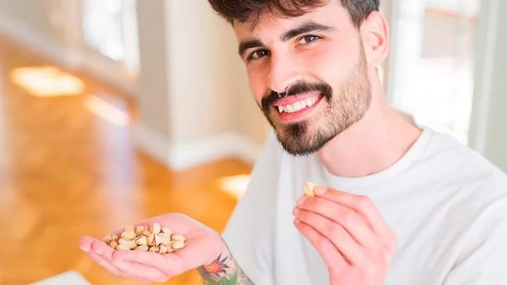 El fruto seco que regula el azúcar y combate la diabetes y solo tienes que comer 3 por día 2 Moncloa Otros beneficios de los pistachos para la salud
