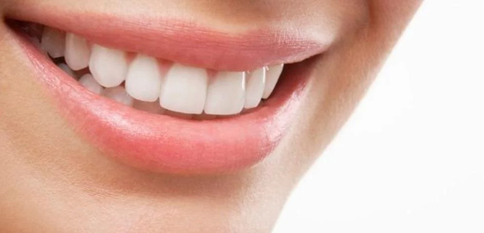 Cómo hacer enjuague bucal de salvia para dientes más blancos sin necesidad de químicos 2 Moncloa ¿Cómo cuidar los dientes de forma adecuada?