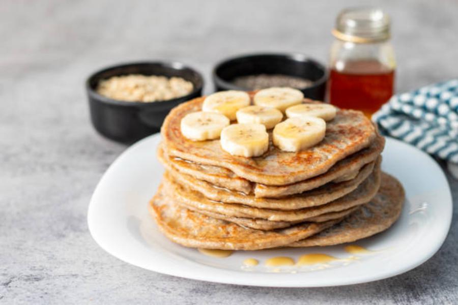 Tortitas de avena y plátano que te cargarán de energía Tortitas de avena y plátano que te cargarán de energía
