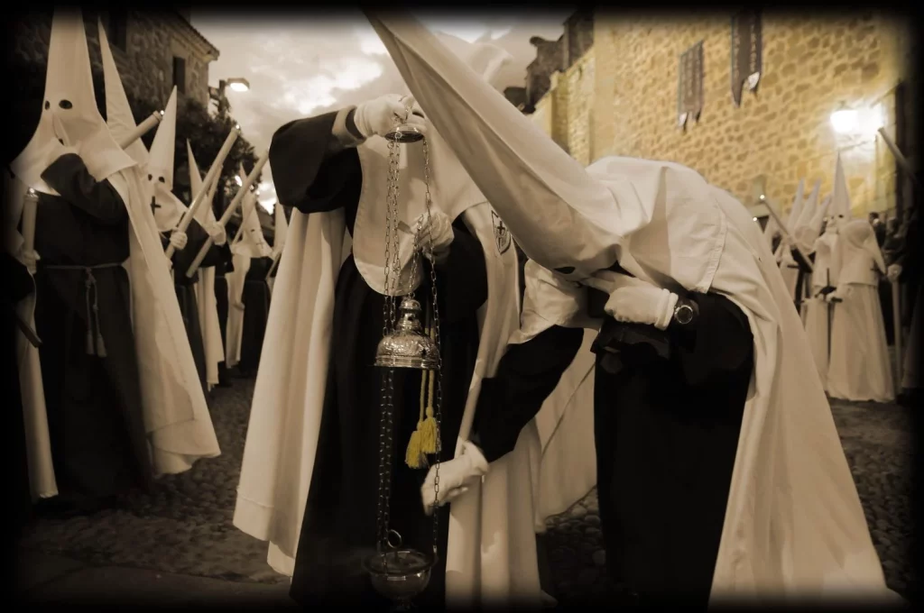 Plasencia presenta el tráiler del documental sobre Semana Santa que se proyectará el mes de mayo 2 Moncloa viernes 3 Moncloa