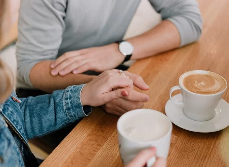 SOLICITUD DE DINERO A LA VÍCTIMA