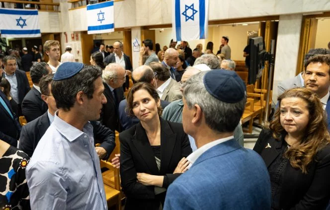 Por qué Ayuso pide a rectores dejar la política fuera del aula en el debate sobre Israel y Gaza 1 Moncloa La política fuera de las aulas