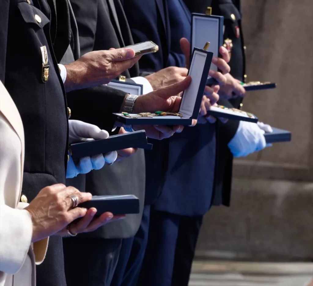 La norma que regula las condecoraciones y que tiene ya sesenta años de antigüedad «sin que nadie, ni PSOE ni PP, haya tenido el valor de cambiarla»