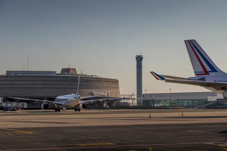 Huelga de controladores aéreos en París afectarán los vuelos en Europa