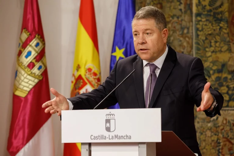 Ferraz evita el choque con Page y contrapone la defensa férrea de Illa al Gobierno