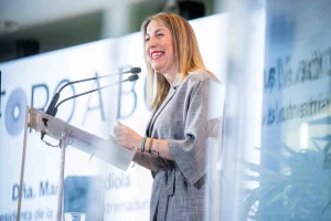 Extremadura se suma a Madrid y aplica el ‘cheque canguro’ en la región