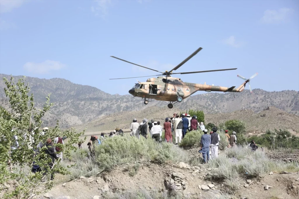 EuropaPress 5961819 paktika june 24 2022 helicopter carrying relief supplies arrives in Moncloa