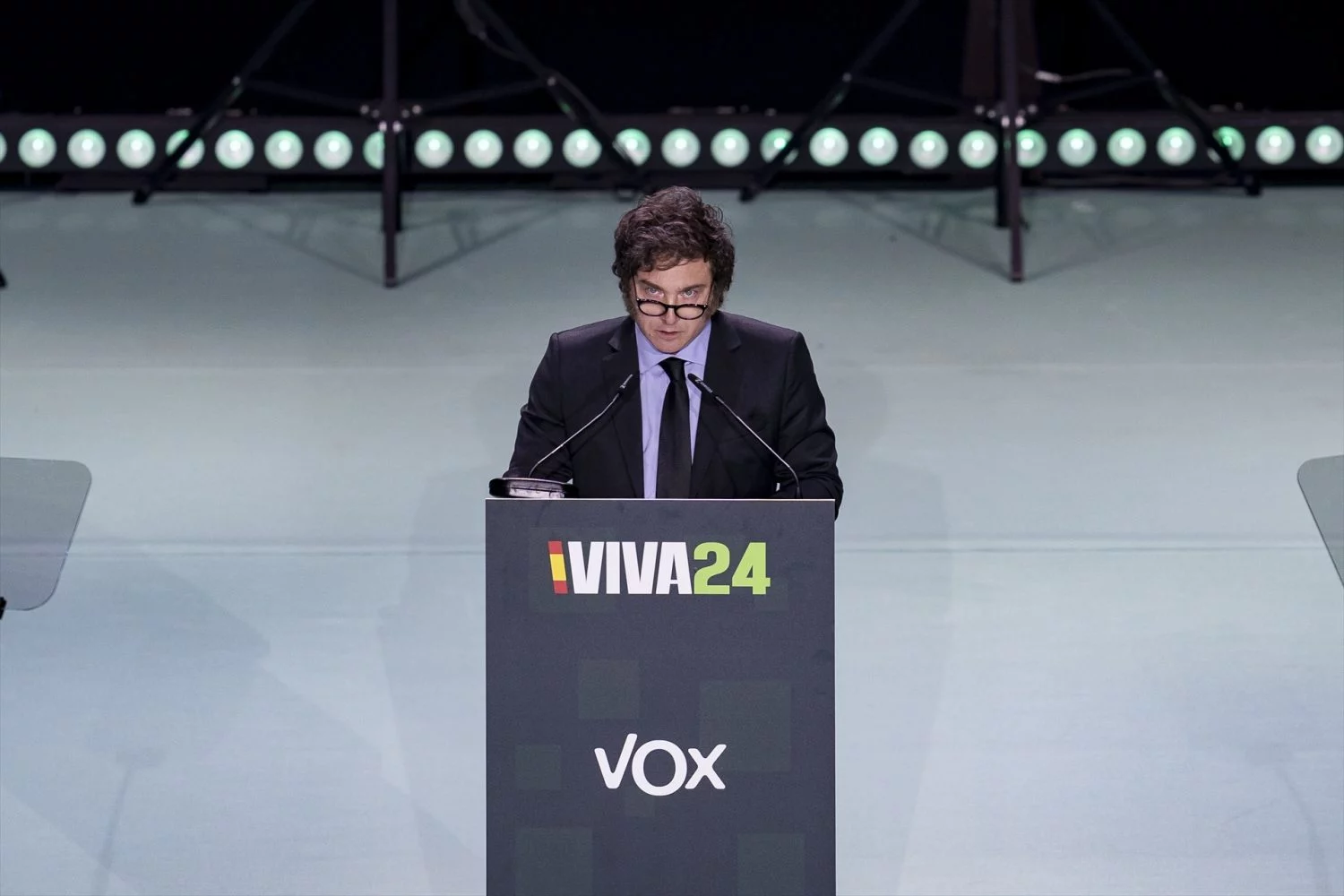 EuropaPress_5970979_presidente_argentina_javier_milei_interviene_acto_viva_24_vox_palacio