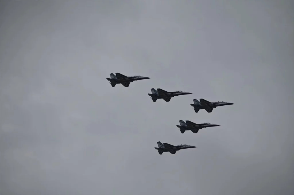 EuropaPress 5972741 20 may 2024 taiwan taipei city squadron of planes flies over the skies of Moncloa