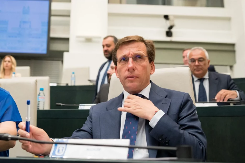 El PSOE de Madrid no quiere perder la figura combativa de Maroto