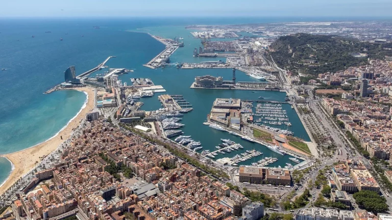 Acuerdo Govern-ERC: Cataluña asume el control del Consorcio de la Zona Franca