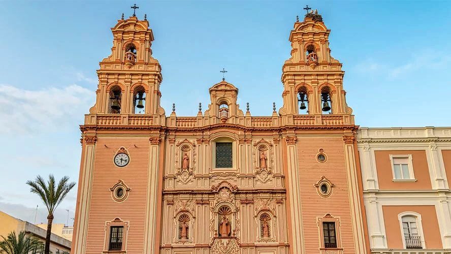 Explora el orgullo de Huelva: Conoce el Parque Minero de Riotinto y su imponente mina de cobre 2 Moncloa IMPACTO CULTURAL Y ECONÓMICO