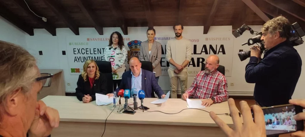Hereu media en el conflicto turístico entre Cantabria y Santillana del Mar 2 Moncloa El Gobierno del Ayuntamiento de Santillana del Mar pide el cese de la consejera de Turismo de Cantabria.