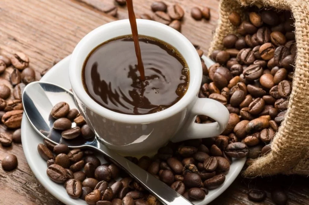 3 alimentos que alivian el dolor muscular después de entrenar con pesas 1 Moncloa Estos alimentos te ayudarán a aliviar el dolor muscular