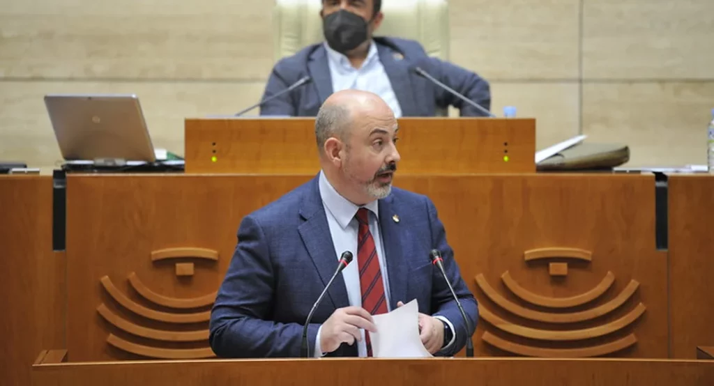 Cs exige transparencia: Casares pide que el secretario de la Creex explique el manejo del dinero público 2 Moncloa Casares y la transparencia pública