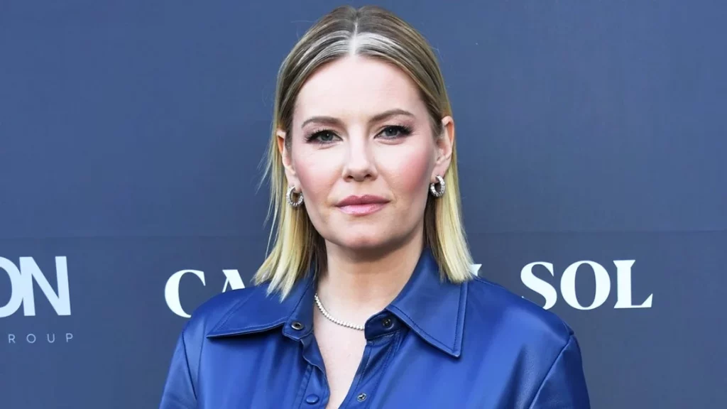 Esto pasó con Elisha Cuthbert, la amiga de de Paris Hilton que desapareció de la nada 1 Moncloa Lo que pasó con Elisha Cuthbert tras desaparecer de la nada del centro de la fama