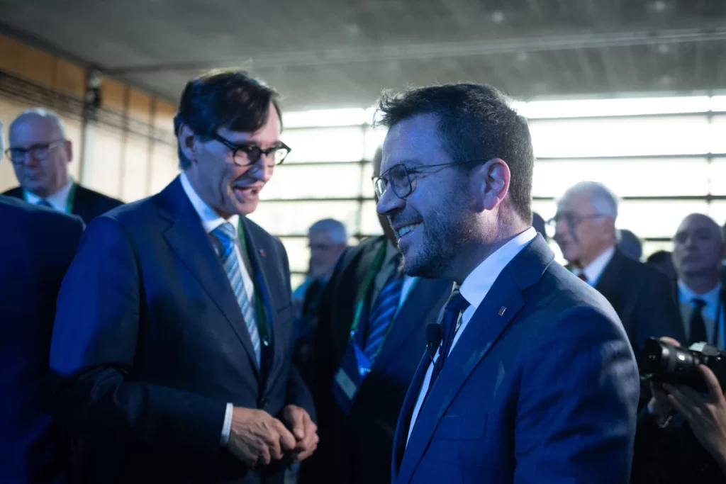 ERC decide cómo bajar de los 20 escaños: «Pavor a una repetición electoral» 2 Moncloa Pere Aragonès y Salvador Illa coinciden en las jornadas del Cercle