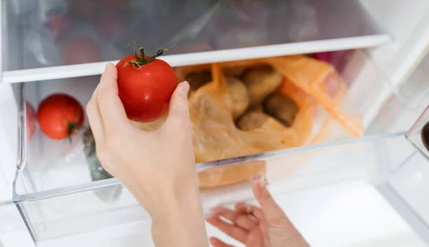 Cómo mantener tus alimentos frescos y seguros durante la ola de calor 4 Moncloa Controlar que no se pongan en mal estado