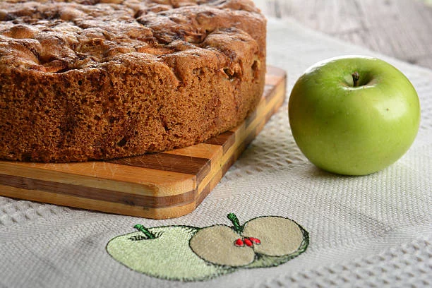 Tarta de manzana renovada: prueba esta receta saludable sin harina 1 Moncloa Elaboración de la tarta de manzanas