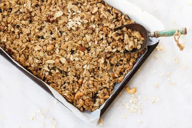 Granola casera: la receta que te hará olvidar la comprada 1 Moncloa Preparación fácil de granola casera
