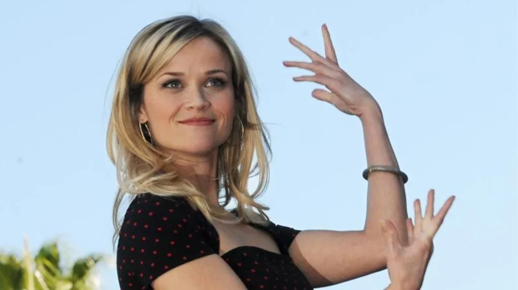 Como Reese Whiterspoon, las 3 estrellas que tuvieron problemas con la ley 1 Moncloa El extraño arresto de Reese Whiterspoon