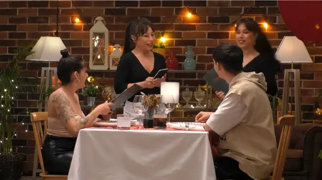 "Tengo que ser fea para que me pongan con él": Sheila en su cita de First Dates 2 Moncloa sheila y luis en first dates Moncloa