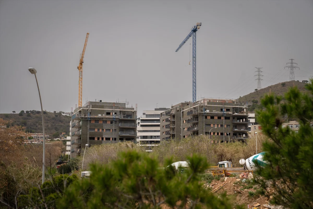 viviendas_construccion_abril_2024_barcelona_catalunya_espana_valor_medio Construir vivienda a precio asequible y rehabilitar el parque inmobiliario son prioridades de PP y Vox en esta campaña electoral.