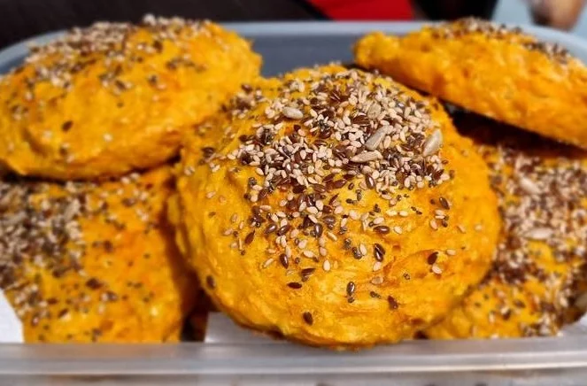 Panecillos de zanahoria con 4 ingredientes y 10 minutos de cocción 1 Moncloa Preparación de los panecillos de zanahoria