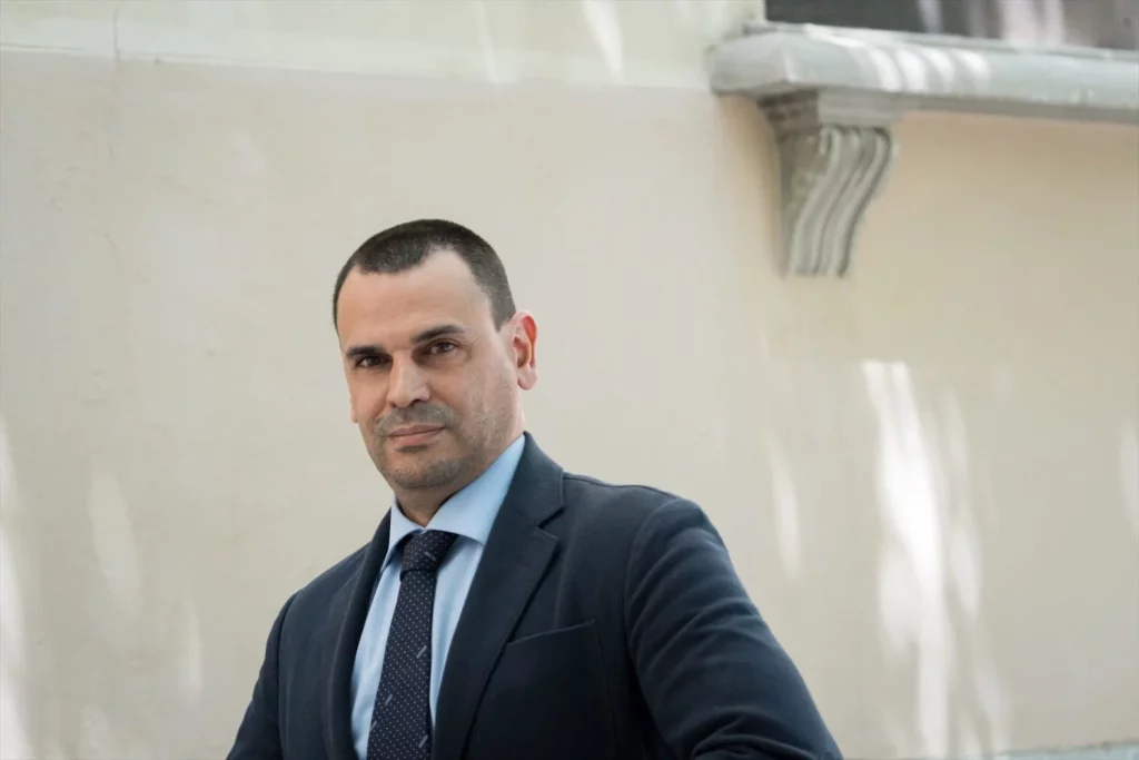 Alberto González denuncia al PSOE por revelación de secretos