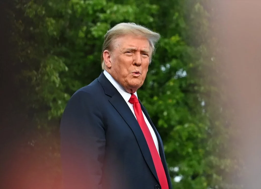 EuropaPress 5998279 may 23 2024 new york new york usa former president donald trump draws 2 Moncloa